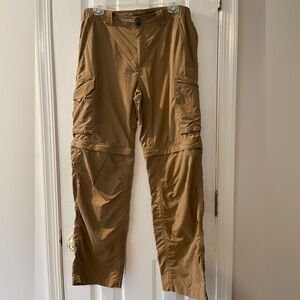 Columbia Men’s Nylon Convertible Cargo Pants/Shorts Size 32 x 30 few leg spots